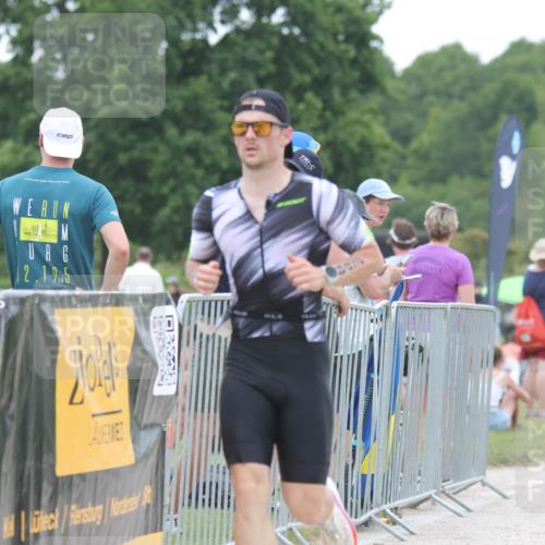 22.06.2025 - Viking Triathlon H.Heesch http://msf.ph/oto/8096014 22.06.2025 15:30:50 Laufen 160, 269 meine-sportfotos.de