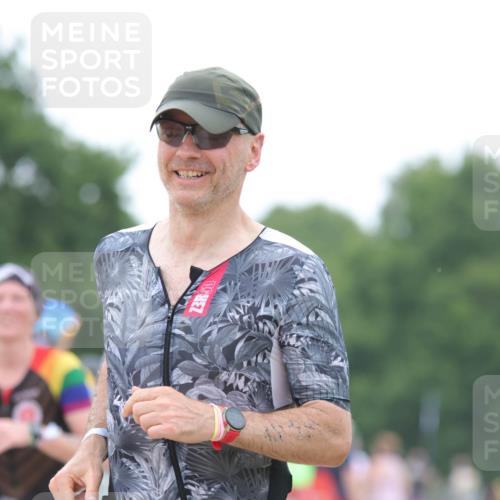 22.06.2025 - Viking Triathlon H.Heesch http://msf.ph/oto/8096162 22.06.2025 15:31:04 Laufen 425, 500 meine-sportfotos.de