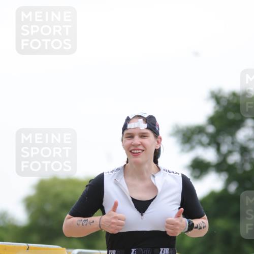22.06.2025 - Viking Triathlon H.Heesch http://msf.ph/oto/8096187 22.06.2025 16:11:43 Laufen 431 meine-sportfotos.de