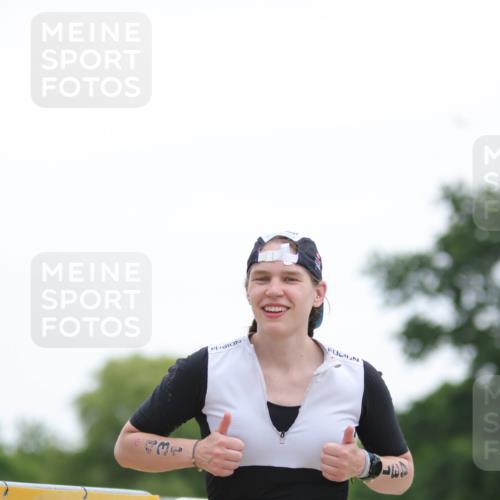 22.06.2025 - Viking Triathlon H.Heesch http://msf.ph/oto/8096192 22.06.2025 16:11:43 Laufen 431 meine-sportfotos.de