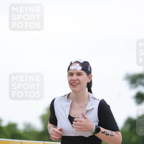 22.06.2025 - Viking Triathlon H.Heesch http://msf.ph/oto/8096201 22.06.2025 16:11:43 Laufen 431 meine-sportfotos.de