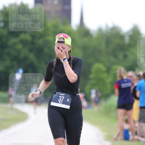 22.06.2025 - Viking Triathlon H.Heesch http://msf.ph/oto/8096245 22.06.2025 16:12:55 Laufen 37 meine-sportfotos.de
