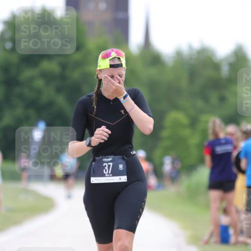 22.06.2025 - Viking Triathlon H.Heesch http://msf.ph/oto/8096252 22.06.2025 16:12:56 Laufen 37 meine-sportfotos.de
