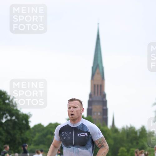 22.06.2025 - Viking Triathlon H.Heesch http://msf.ph/oto/8096417 22.06.2025 16:13:29 Laufen 76 meine-sportfotos.de