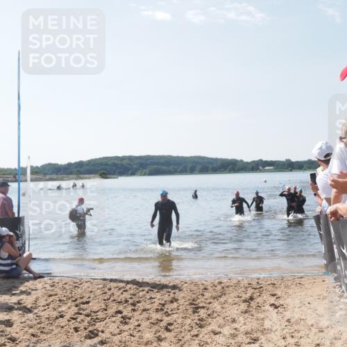 22.06.2025 - Viking Triathlon MichiJ http://msf.ph/oto/8096443 22.06.2025 10:41:39 Schwimmen 58, 142, 194, 220, 505, 625, 629 meine-sportfotos.de