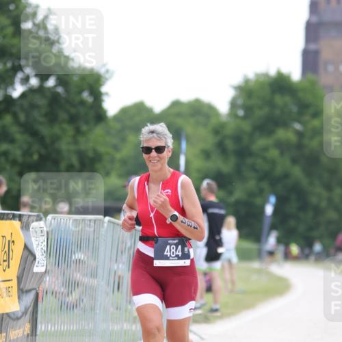 22.06.2025 - Viking Triathlon H.Heesch http://msf.ph/oto/8096445 22.06.2025 16:14:11 Laufen 484 meine-sportfotos.de