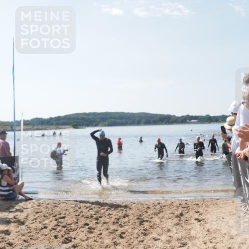 22.06.2025 - Viking Triathlon MichiJ http://msf.ph/oto/8096488 22.06.2025 10:41:41 Schwimmen 58, 142, 194, 220, 221, 505, 625, 629 meine-sportfotos.de