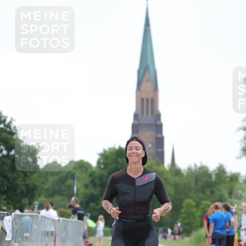 22.06.2025 - Viking Triathlon H.Heesch http://msf.ph/oto/8096519 22.06.2025 16:14:32 Laufen 408 meine-sportfotos.de