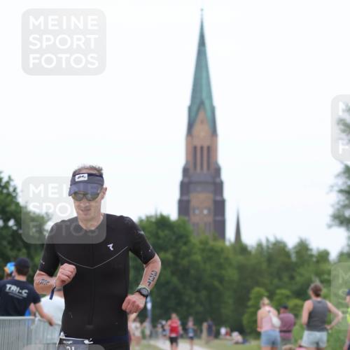 22.06.2025 - Viking Triathlon H.Heesch http://msf.ph/oto/8096553 22.06.2025 15:31:42 Laufen 331 meine-sportfotos.de