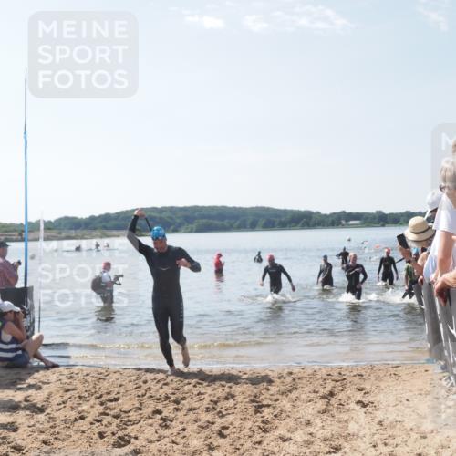 22.06.2025 - Viking Triathlon MichiJ http://msf.ph/oto/8096554 22.06.2025 10:41:42 Schwimmen 58, 142, 194, 220, 221, 505, 625, 629 meine-sportfotos.de