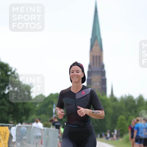 22.06.2025 - Viking Triathlon H.Heesch http://msf.ph/oto/8096557 22.06.2025 16:14:32 Laufen 408 meine-sportfotos.de
