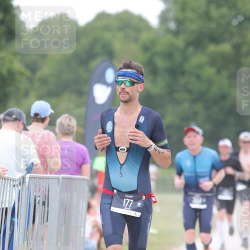 22.06.2025 - Viking Triathlon H.Heesch http://msf.ph/oto/8096622 22.06.2025 15:32:05 Laufen 177 meine-sportfotos.de