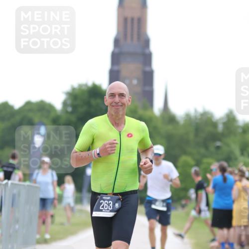 22.06.2025 - Viking Triathlon H.Heesch http://msf.ph/oto/8096645 22.06.2025 16:16:33 Laufen 263, 459 meine-sportfotos.de