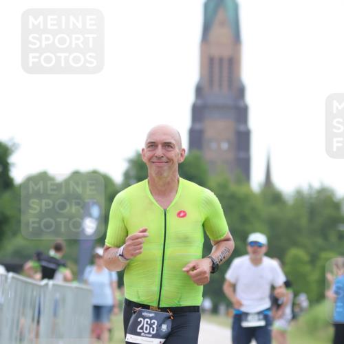 22.06.2025 - Viking Triathlon H.Heesch http://msf.ph/oto/8096663 22.06.2025 16:16:34 Laufen 263, 459 meine-sportfotos.de