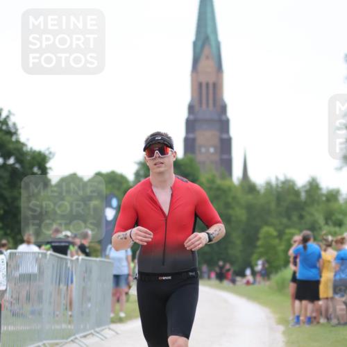 22.06.2025 - Viking Triathlon H.Heesch http://msf.ph/oto/8096773 22.06.2025 16:16:52 Laufen 106 meine-sportfotos.de