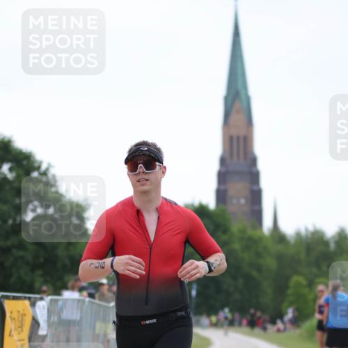 22.06.2025 - Viking Triathlon H.Heesch http://msf.ph/oto/8096802 22.06.2025 16:16:53 Laufen 106 meine-sportfotos.de