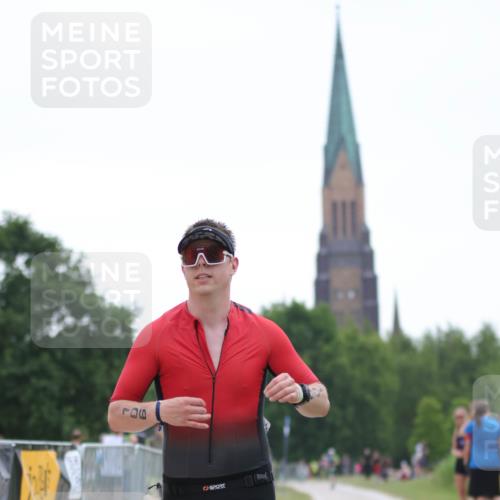 22.06.2025 - Viking Triathlon H.Heesch http://msf.ph/oto/8096806 22.06.2025 16:16:53 Laufen 106 meine-sportfotos.de