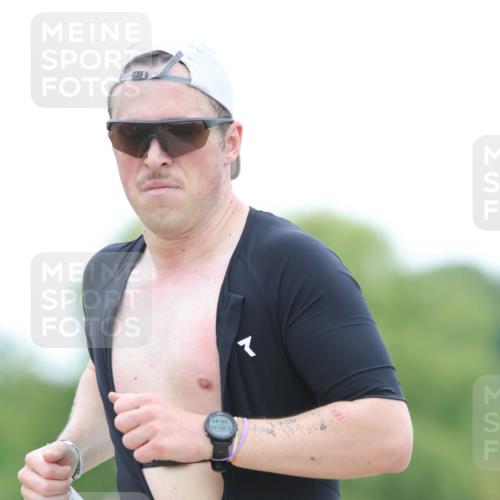 22.06.2025 - Viking Triathlon H.Heesch http://msf.ph/oto/8096816 22.06.2025 15:32:14 Laufen 297, 363, 442 meine-sportfotos.de