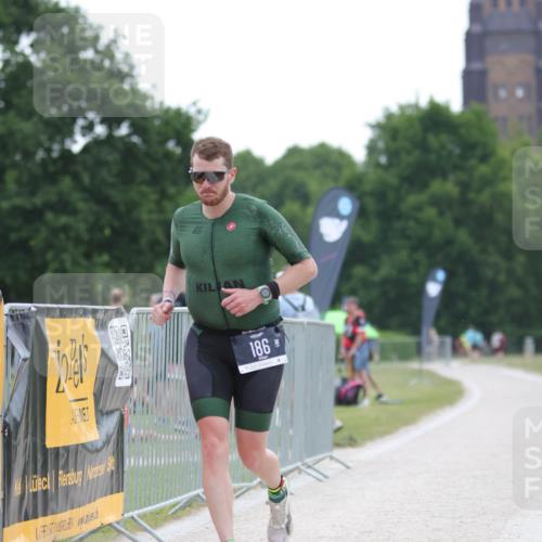 22.06.2025 - Viking Triathlon H.Heesch http://msf.ph/oto/8096839 22.06.2025 16:18:10 Laufen 186 meine-sportfotos.de