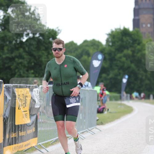 22.06.2025 - Viking Triathlon H.Heesch http://msf.ph/oto/8096845 22.06.2025 16:18:10 Laufen 186 meine-sportfotos.de
