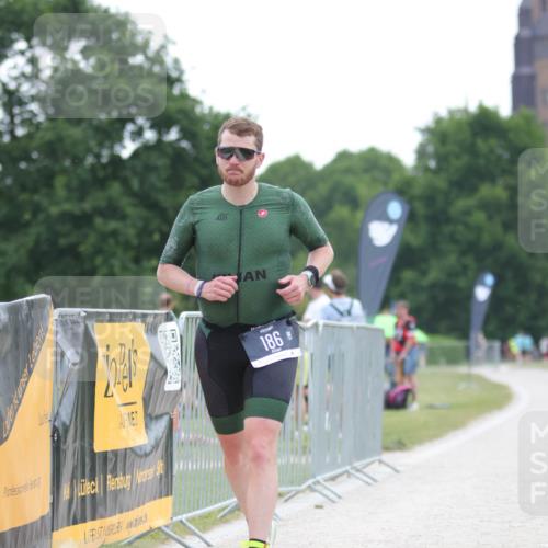 22.06.2025 - Viking Triathlon H.Heesch http://msf.ph/oto/8096853 22.06.2025 16:18:11 Laufen 186 meine-sportfotos.de