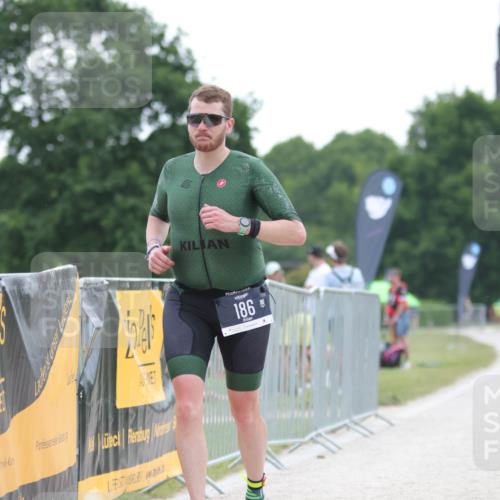 22.06.2025 - Viking Triathlon H.Heesch http://msf.ph/oto/8096867 22.06.2025 16:18:11 Laufen 186 meine-sportfotos.de