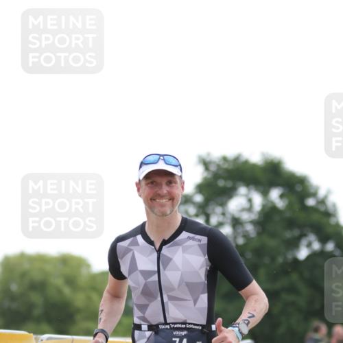 22.06.2025 - Viking Triathlon H.Heesch http://msf.ph/oto/8097004 22.06.2025 16:20:13 Laufen 74 meine-sportfotos.de