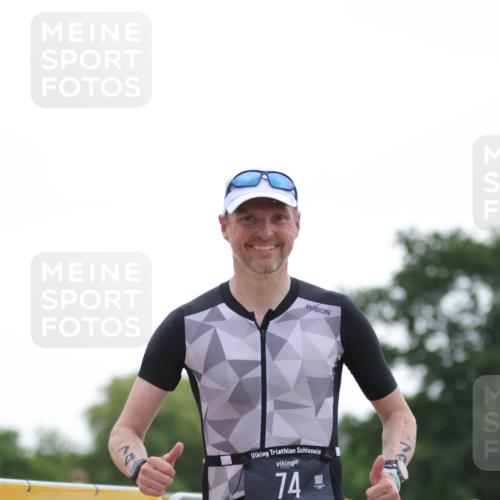 22.06.2025 - Viking Triathlon H.Heesch http://msf.ph/oto/8097016 22.06.2025 16:20:13 Laufen 74 meine-sportfotos.de