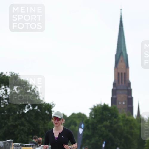 22.06.2025 - Viking Triathlon H.Heesch http://msf.ph/oto/8097039 22.06.2025 16:21:07 Laufen 143 meine-sportfotos.de