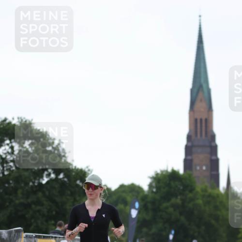 22.06.2025 - Viking Triathlon H.Heesch http://msf.ph/oto/8097045 22.06.2025 16:21:08 Laufen 143 meine-sportfotos.de