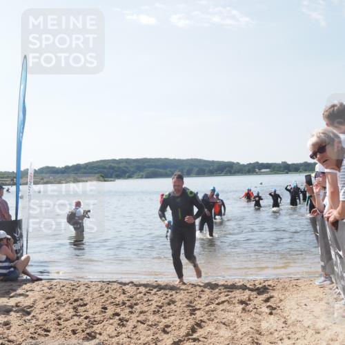 22.06.2025 - Viking Triathlon MichiJ http://msf.ph/oto/8097071 22.06.2025 10:42:11 Schwimmen 16, 78, 159, 281, 290, 326, 460, 465 meine-sportfotos.de