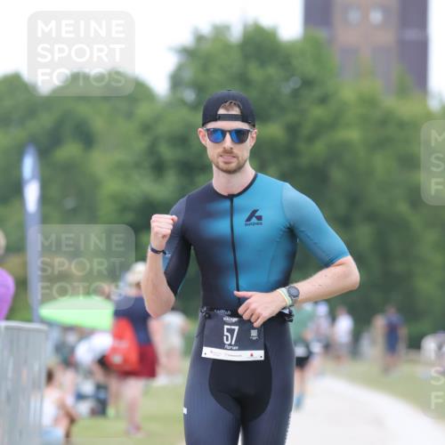 22.06.2025 - Viking Triathlon H.Heesch http://msf.ph/oto/8097169 22.06.2025 15:33:31 Laufen 57 meine-sportfotos.de