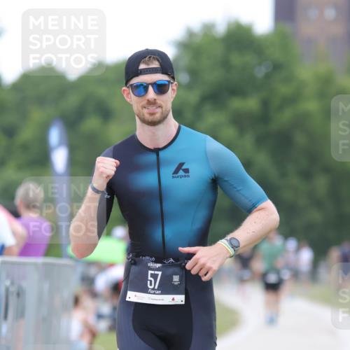 22.06.2025 - Viking Triathlon H.Heesch http://msf.ph/oto/8097243 22.06.2025 15:33:32 Laufen 57 meine-sportfotos.de