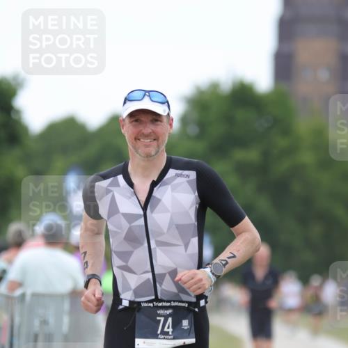 22.06.2025 - Viking Triathlon H.Heesch http://msf.ph/oto/8097277 22.06.2025 15:34:07 Laufen 74, 232 meine-sportfotos.de