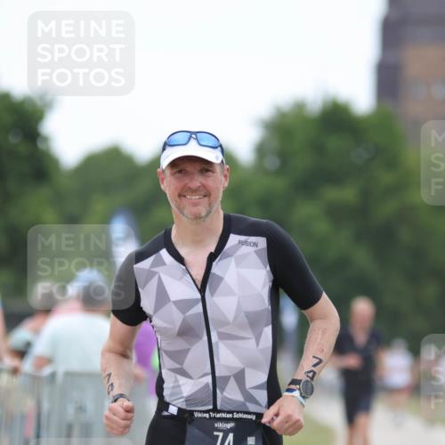 22.06.2025 - Viking Triathlon H.Heesch http://msf.ph/oto/8097286 22.06.2025 15:34:07 Laufen 74, 232 meine-sportfotos.de