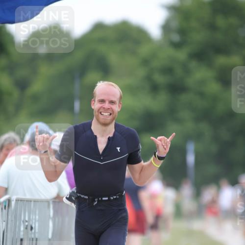22.06.2025 - Viking Triathlon H.Heesch http://msf.ph/oto/8097323 22.06.2025 15:34:12 Laufen 74, 225 meine-sportfotos.de