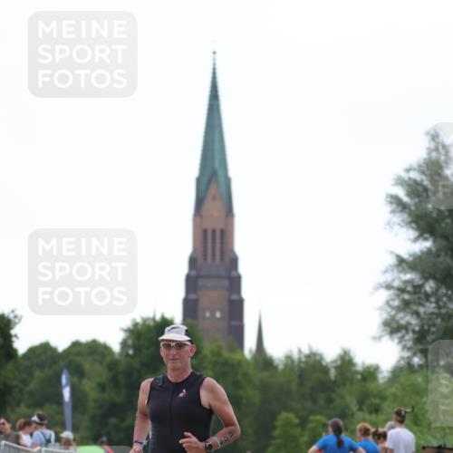 22.06.2025 - Viking Triathlon H.Heesch http://msf.ph/oto/8097330 22.06.2025 16:21:42 Laufen 268, 447 meine-sportfotos.de