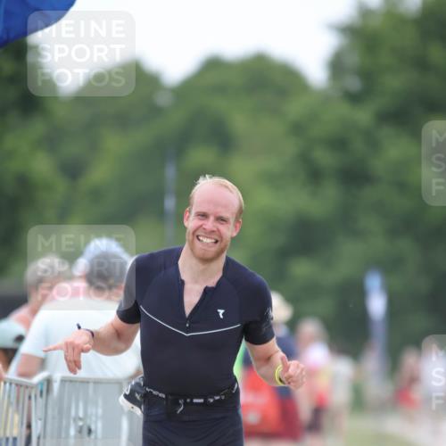 22.06.2025 - Viking Triathlon H.Heesch http://msf.ph/oto/8097339 22.06.2025 15:34:13 Laufen 225 meine-sportfotos.de
