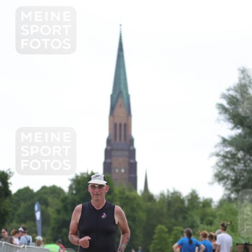 22.06.2025 - Viking Triathlon H.Heesch http://msf.ph/oto/8097346 22.06.2025 16:21:42 Laufen 268, 447 meine-sportfotos.de
