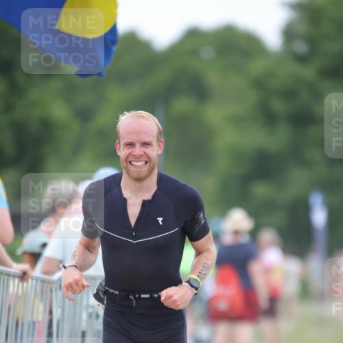 22.06.2025 - Viking Triathlon H.Heesch http://msf.ph/oto/8097363 22.06.2025 15:34:13 Laufen 225 meine-sportfotos.de