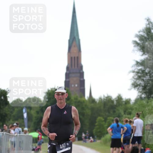 22.06.2025 - Viking Triathlon H.Heesch http://msf.ph/oto/8097366 22.06.2025 16:21:42 Laufen 268, 447 meine-sportfotos.de