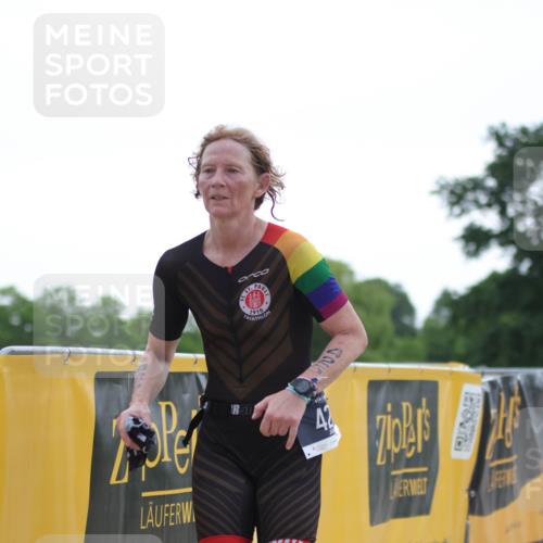 22.06.2025 - Viking Triathlon H.Heesch http://msf.ph/oto/8097459 22.06.2025 16:22:15 Laufen 425, 531 meine-sportfotos.de