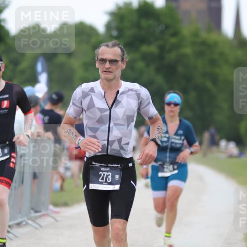 22.06.2025 - Viking Triathlon H.Heesch http://msf.ph/oto/8097547 22.06.2025 15:35:02 Laufen 133, 273, 324, 553 meine-sportfotos.de