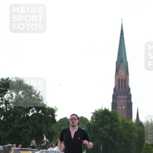 22.06.2025 - Viking Triathlon H.Heesch http://msf.ph/oto/8097604 22.06.2025 16:24:15 Laufen 51 meine-sportfotos.de