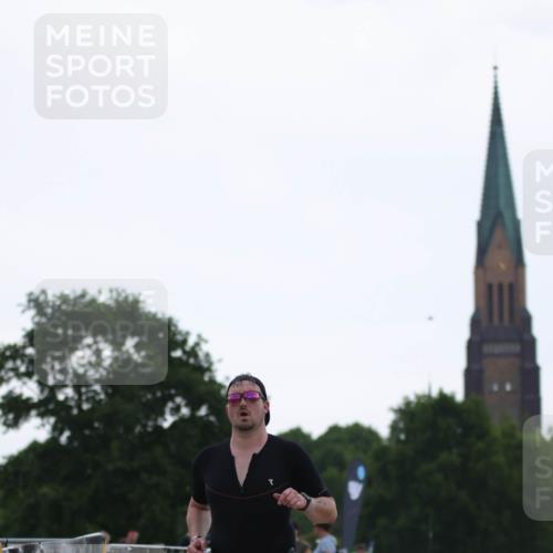 22.06.2025 - Viking Triathlon H.Heesch http://msf.ph/oto/8097640 22.06.2025 16:24:16 Laufen 51 meine-sportfotos.de