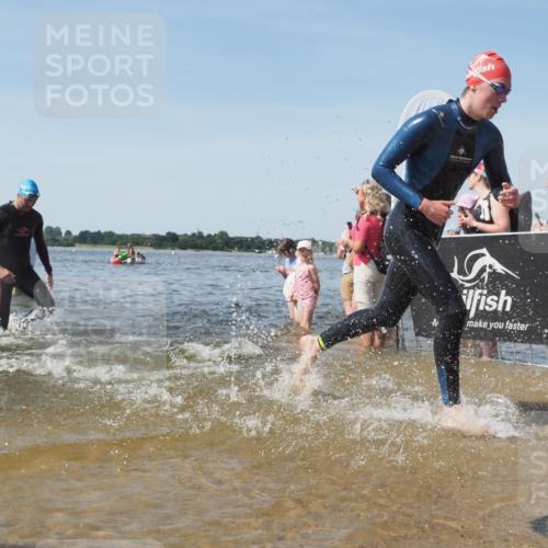 22.06.2025 - Viking Triathlon KatJ http://msf.ph/oto/8097653 22.06.2025 10:31:43 Schwimmen 98, 99, 124, 125, 137, 158, 189, 224, 340, 350, 507, 555, 613, 648, 658 meine-sportfotos.de