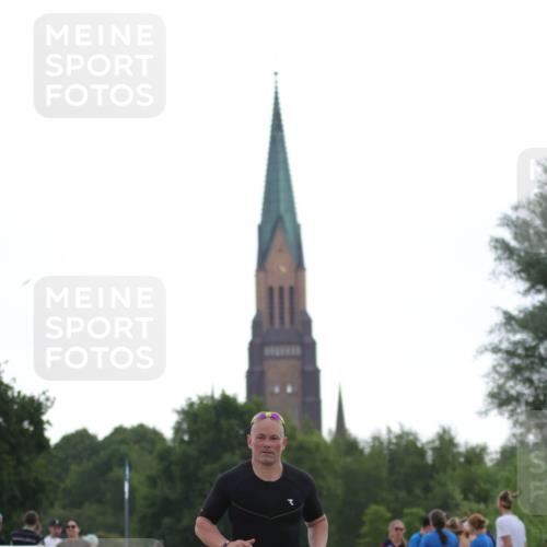 22.06.2025 - Viking Triathlon H.Heesch http://msf.ph/oto/8097659 22.06.2025 16:25:01 Laufen 439 meine-sportfotos.de