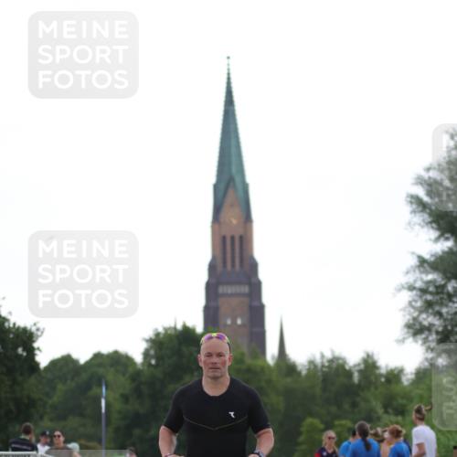 22.06.2025 - Viking Triathlon H.Heesch http://msf.ph/oto/8097673 22.06.2025 16:25:02 Laufen 439 meine-sportfotos.de
