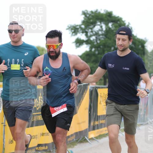 22.06.2025 - Viking Triathlon H.Heesch http://msf.ph/oto/8097700 22.06.2025 15:35:15 Laufen 609 meine-sportfotos.de