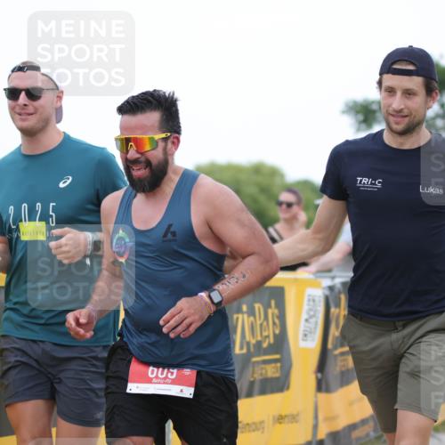 22.06.2025 - Viking Triathlon H.Heesch http://msf.ph/oto/8097740 22.06.2025 15:35:15 Laufen 609 meine-sportfotos.de